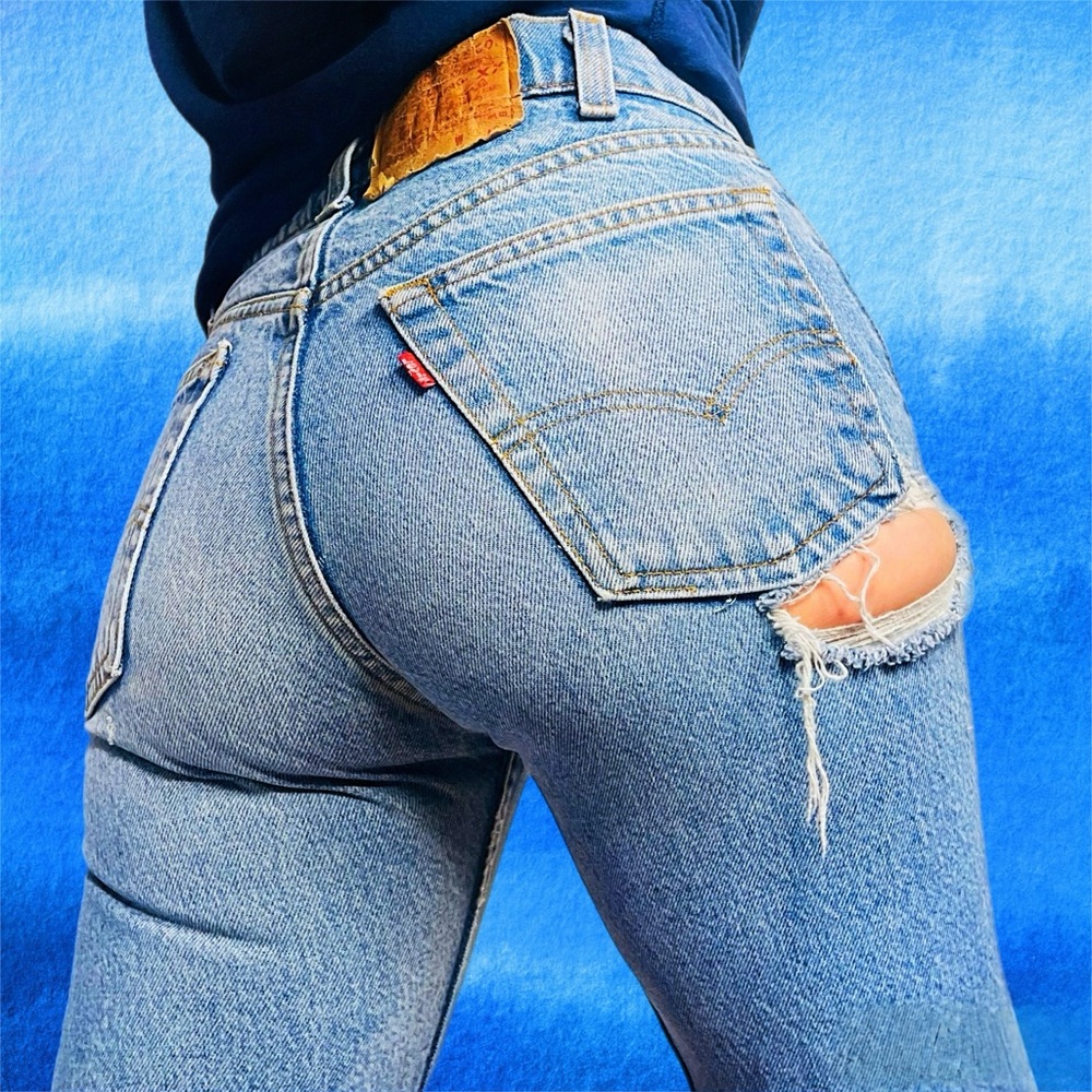 ✨ Levi's High Rise Straight Leg Jeans with Custom Distressing ✨